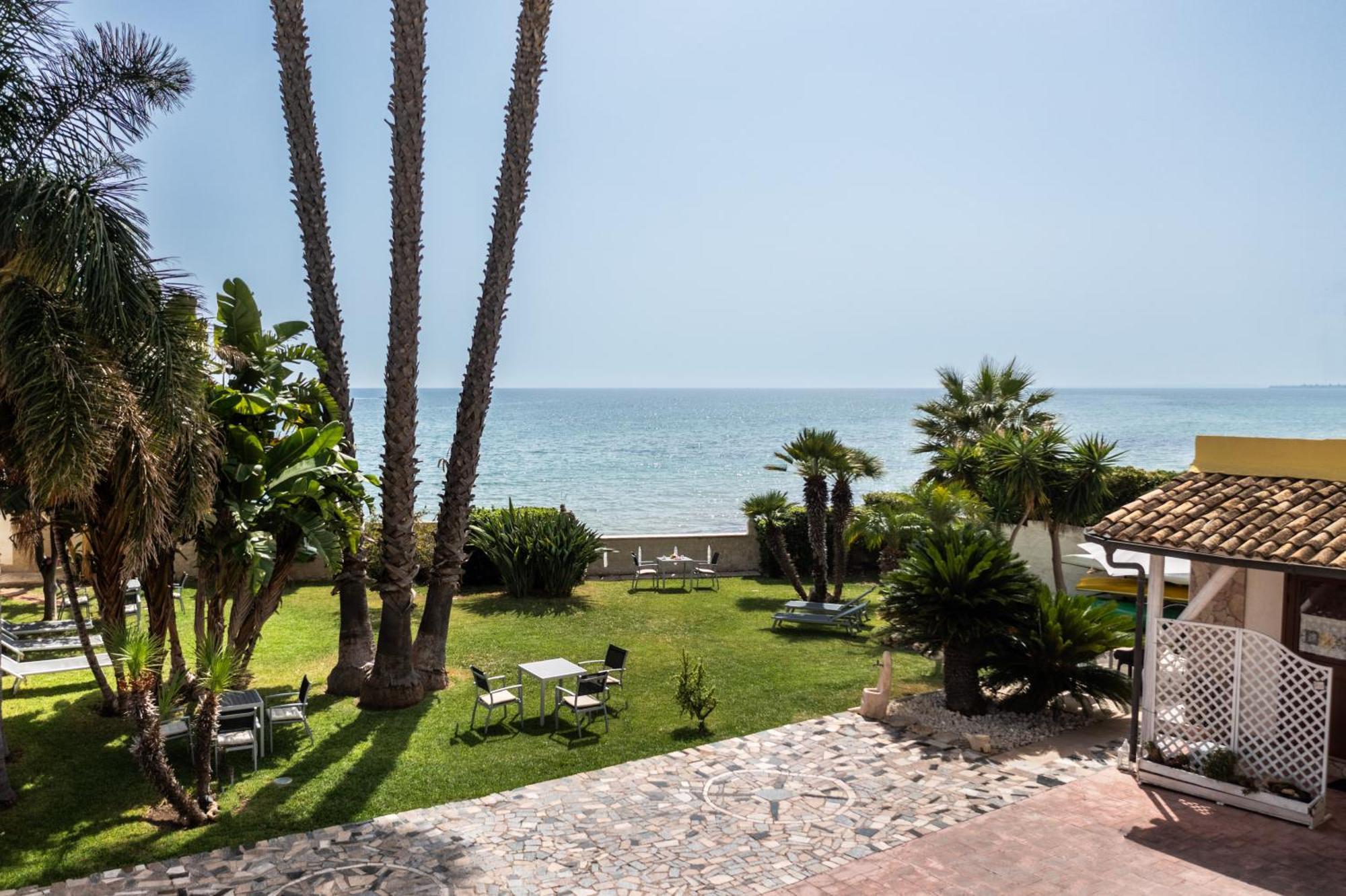 B&B La Terrazza Sul Mare Avola Exterior photo